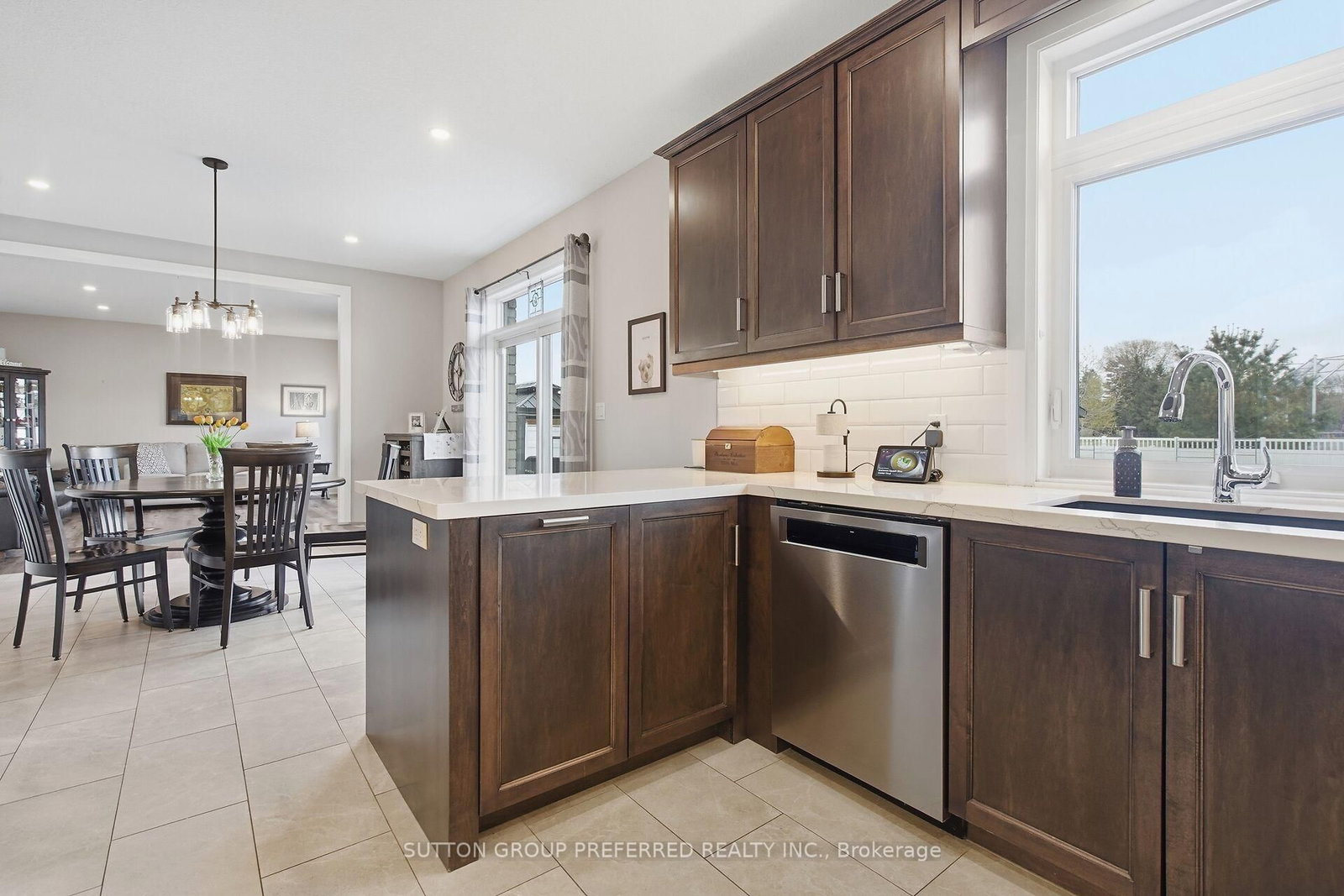 215 Leitch Street • Dutton/Dunwich, ON photo 16