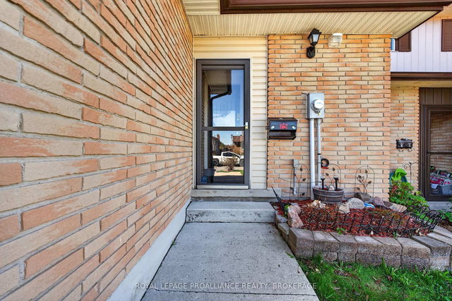 75 Windfield Crescent