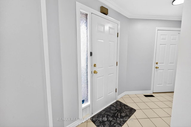 46 Robson Crescent