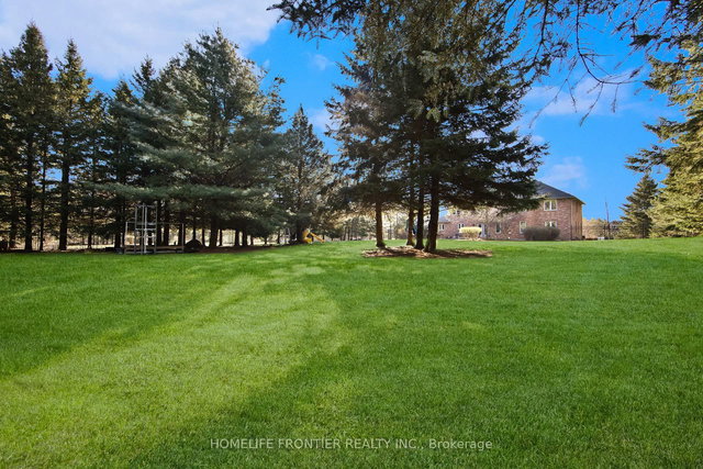 17 Bridle Path