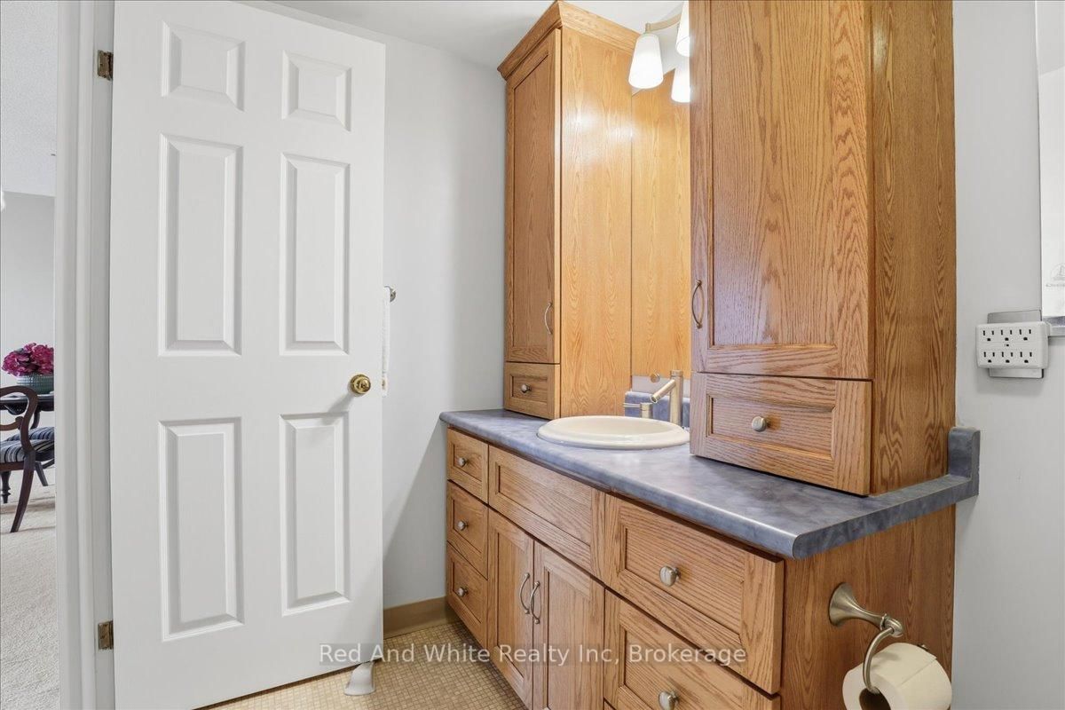 10 Ellen Street E • #808 • Kitchener, ON photo 24