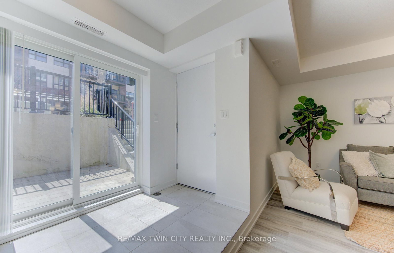 20 Palace Street, Unit G16 - Photo 3
