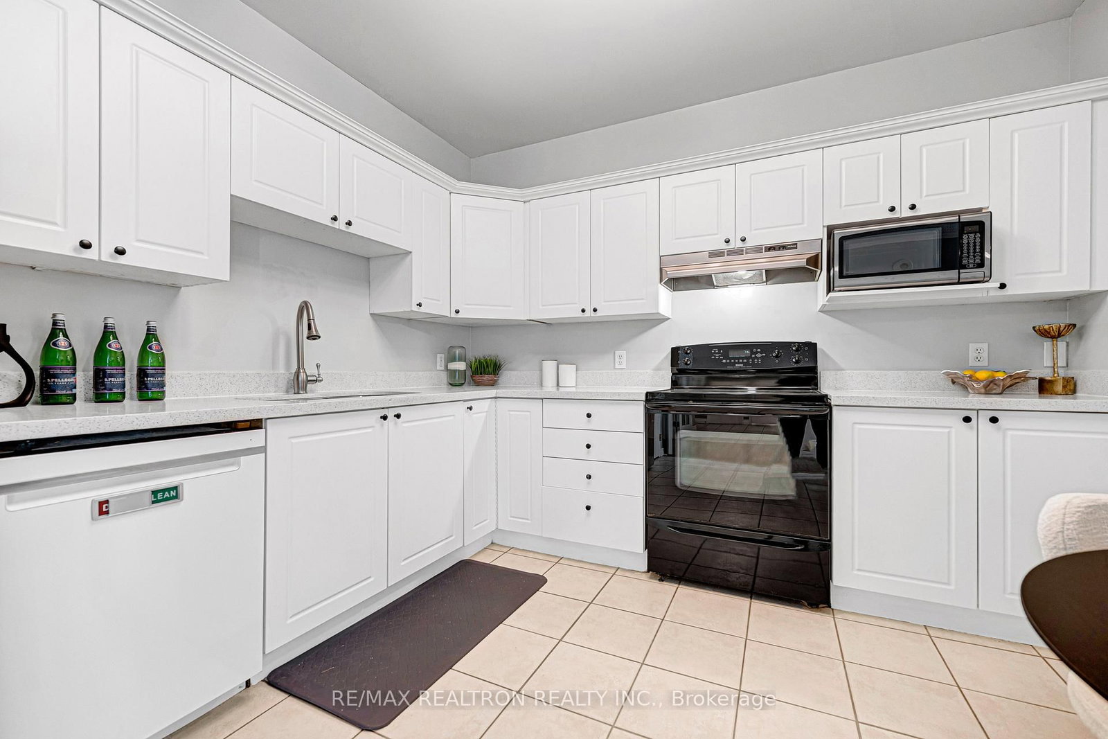 255 Keats Way, Unit 203 - Photo 26