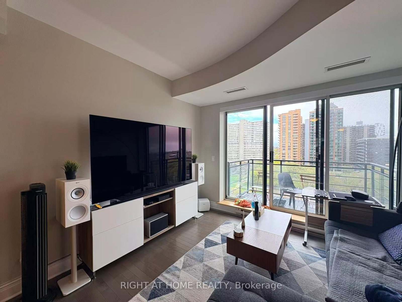 95 BRONSON Avenue, Unit 1204 - Photo 14