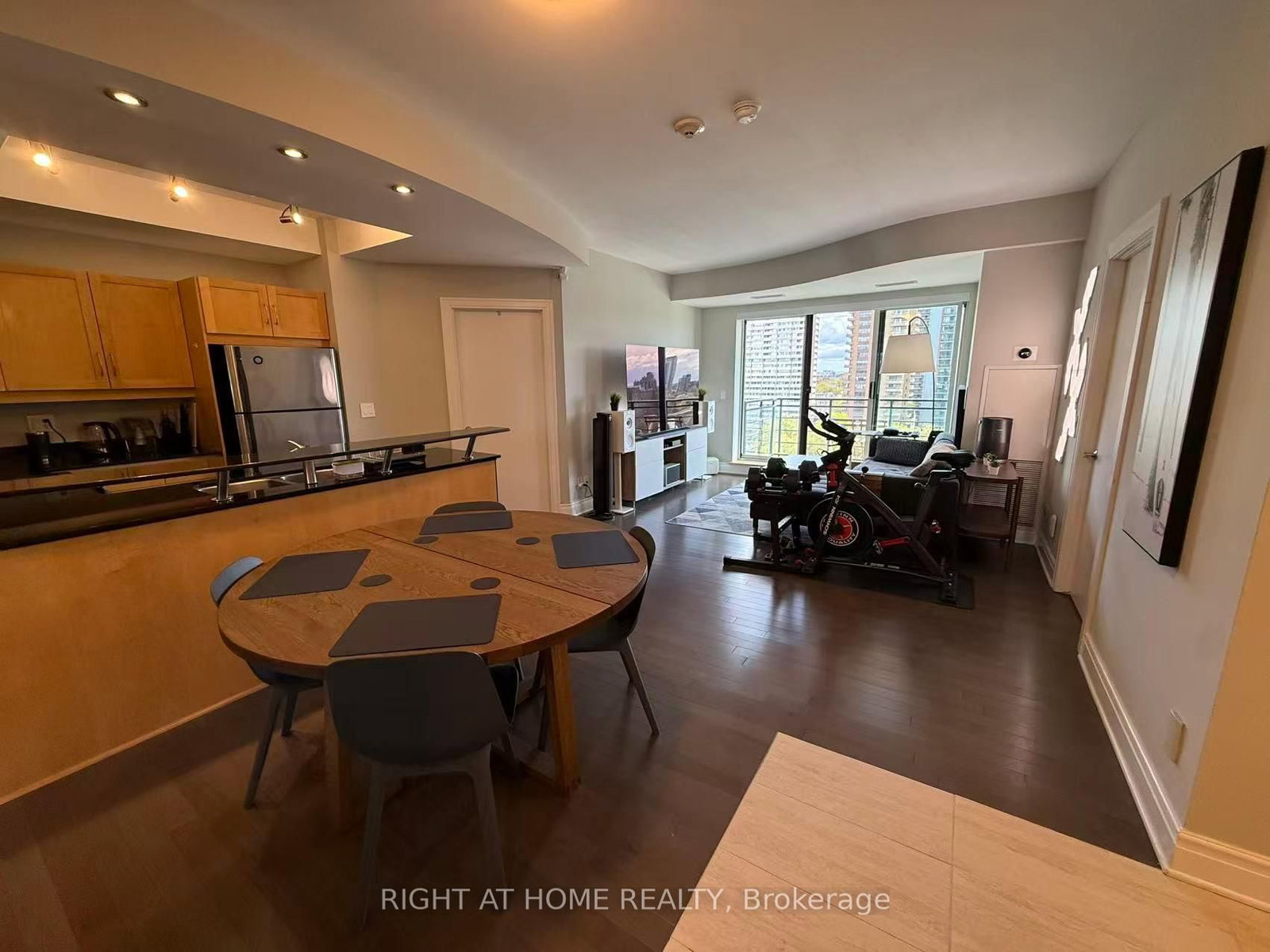 95 BRONSON Avenue, Unit 1204 - Photo 8