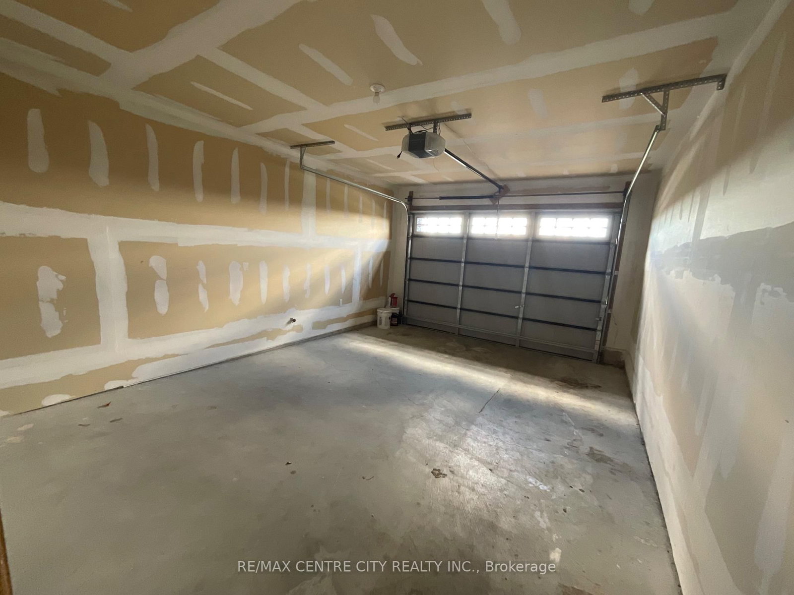 39 WATERTHRUSH Lane • Norfolk, ON photo 10