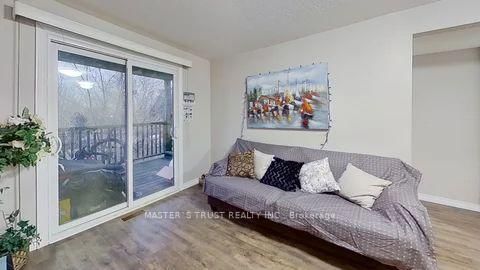 Unit 4 - 117 Erb Street W