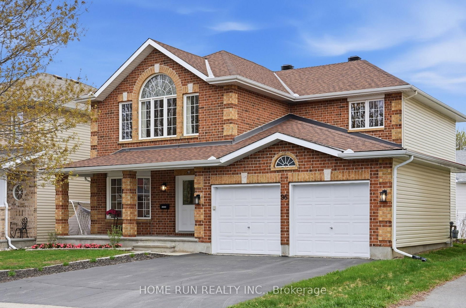 96 Woliston Crescent