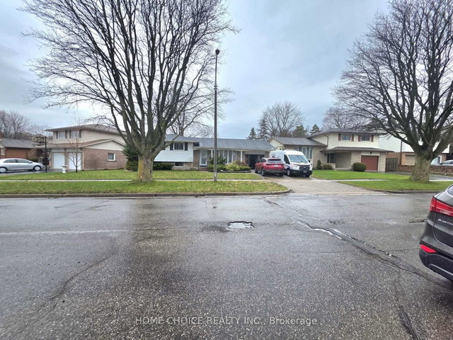 130 Champlain Crescent