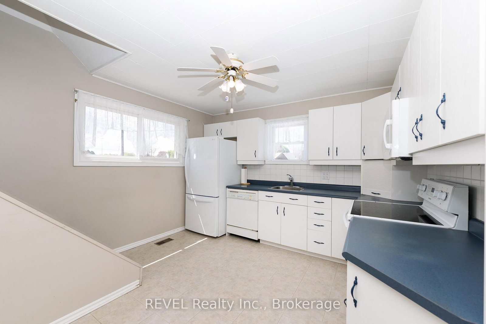 3430 Saint George Avenue - Photo 4