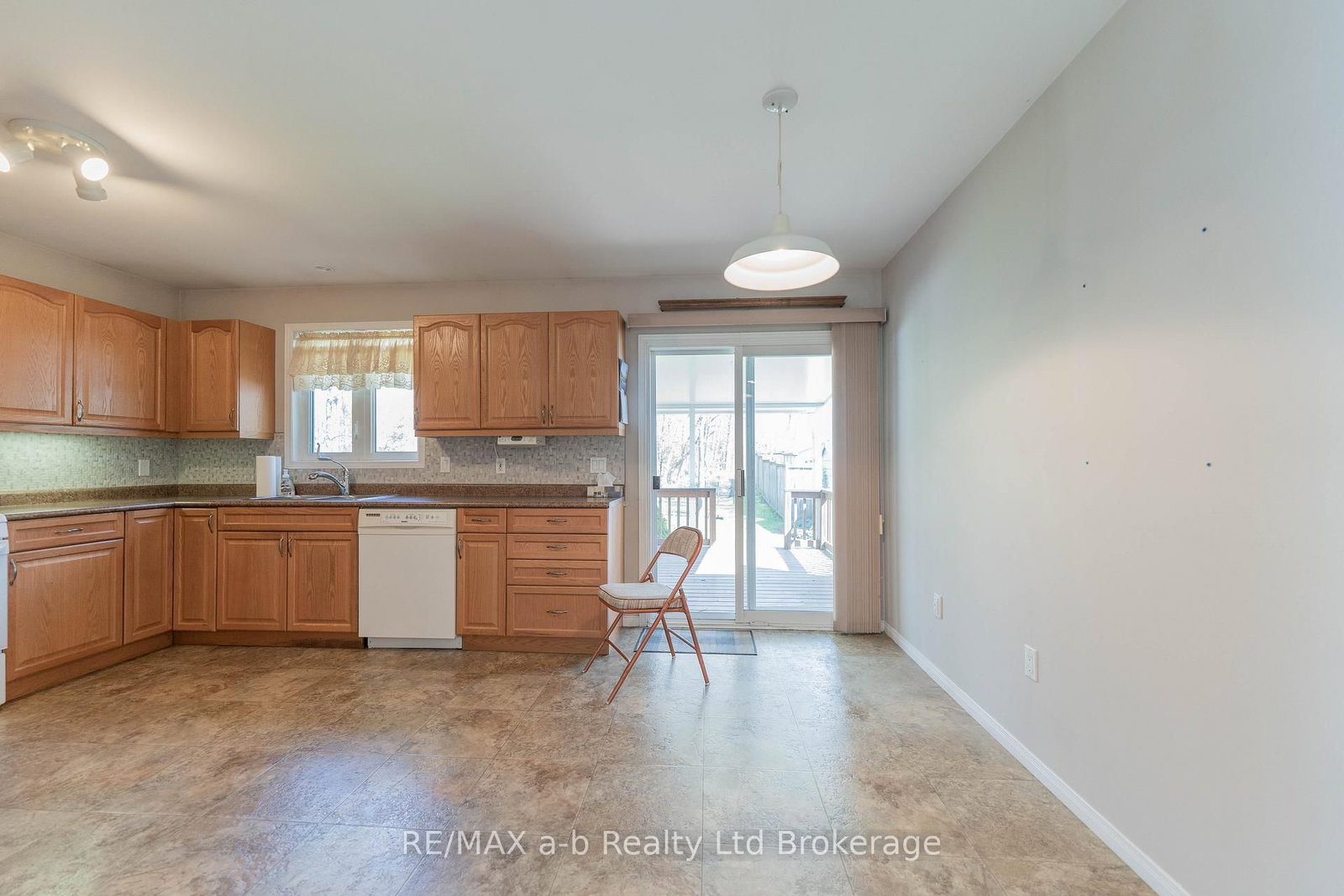 44 Beech Boulevard • Tillsonburg, ON photo 15
