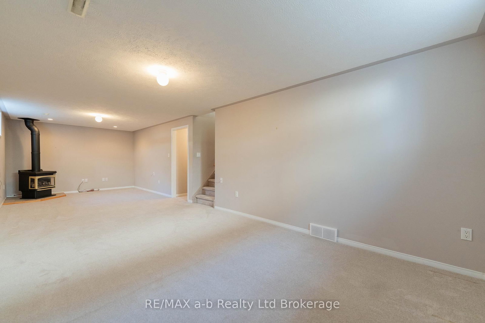 44 Beech Boulevard • Tillsonburg, ON photo 24