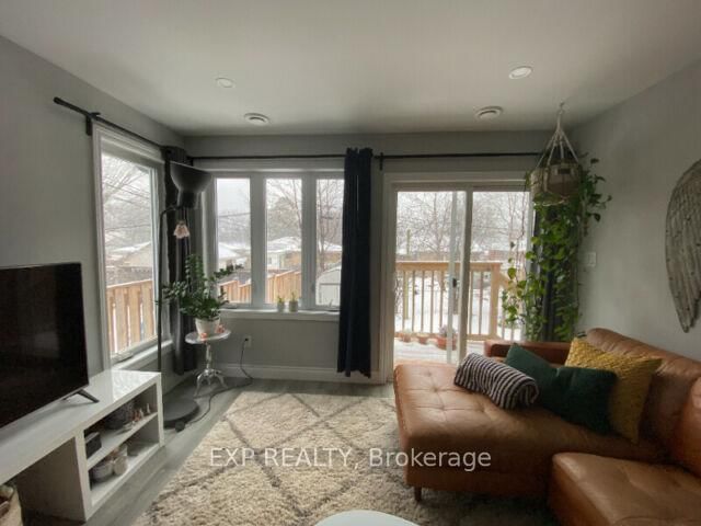 238 Ridgewood Crescent, Unit B - Photo 12