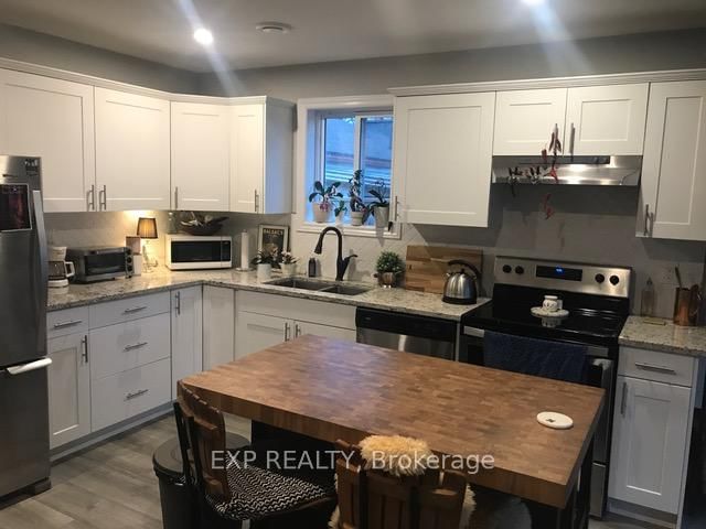 238 Ridgewood Crescent, Unit B - Photo 13
