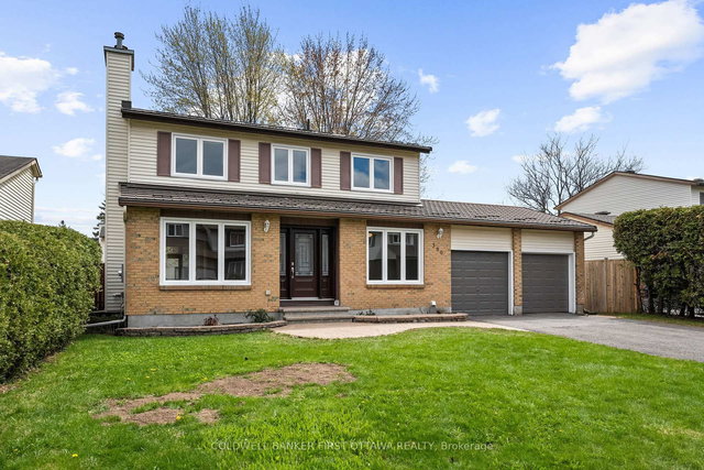 390 Cloverheath Crescent