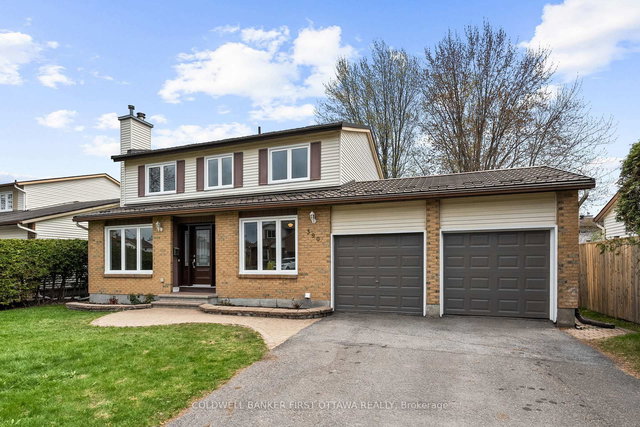 390 Cloverheath Crescent