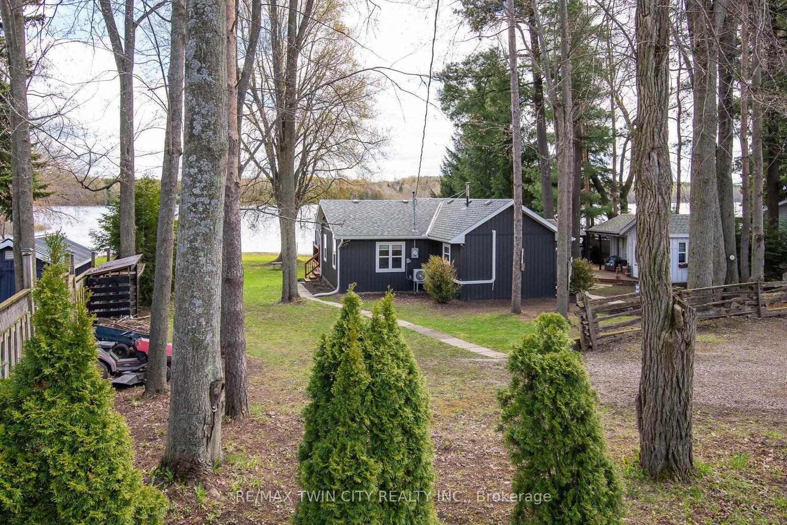 516 Fifth Street N • Centre Wellington, ON photo 4
