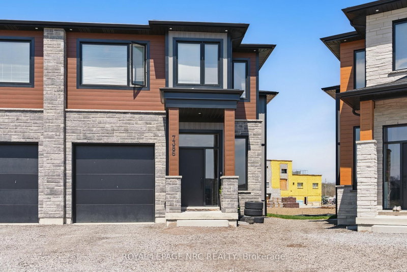 home for lease on Upper-7386 Splendour Drive