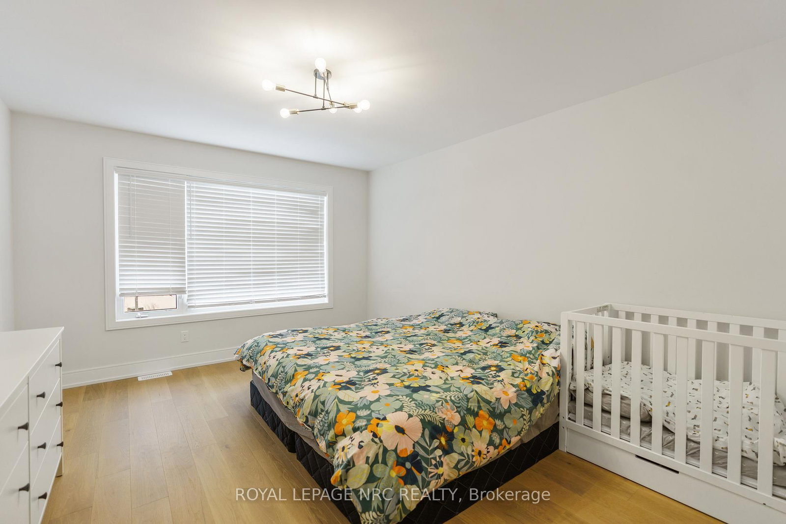 7386 Splendour Drive, Unit Upper - Photo 11