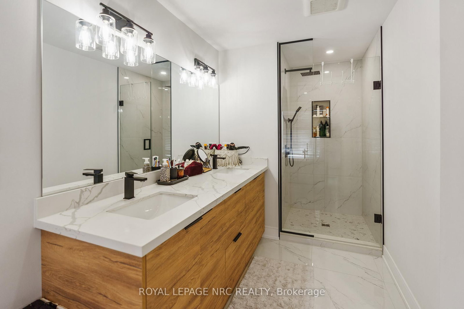 7386 Splendour Drive, Unit Upper - Photo 12