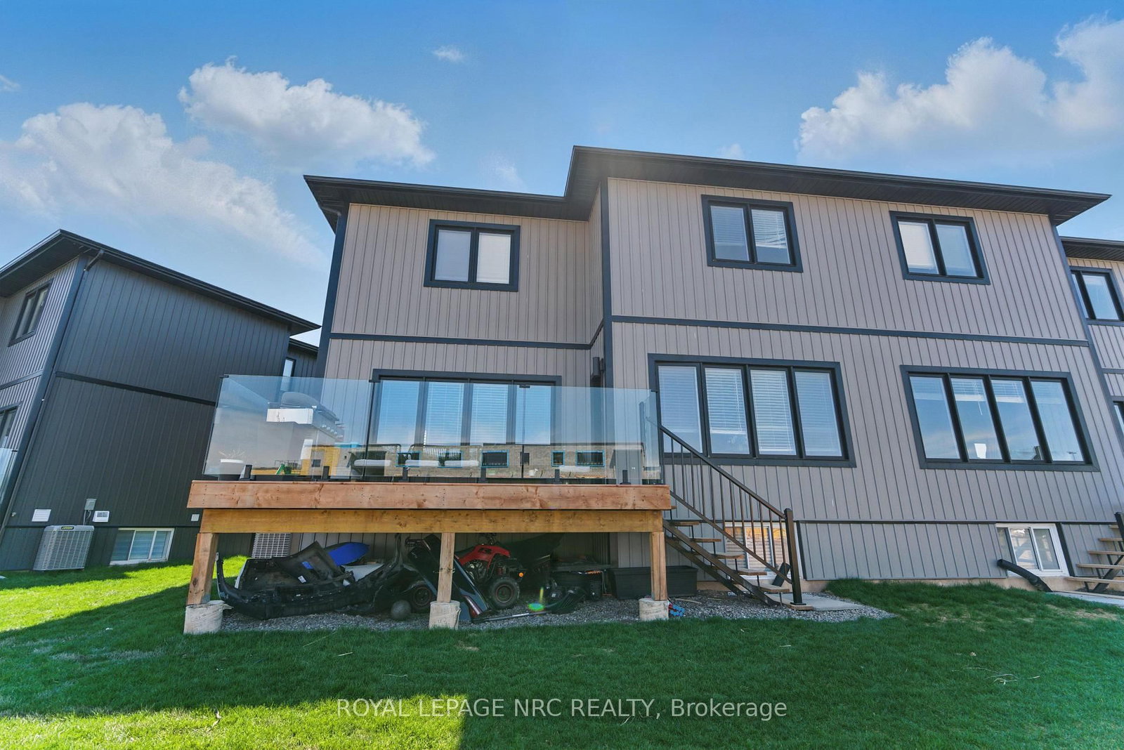 7386 Splendour Drive, Unit Upper - Photo 21