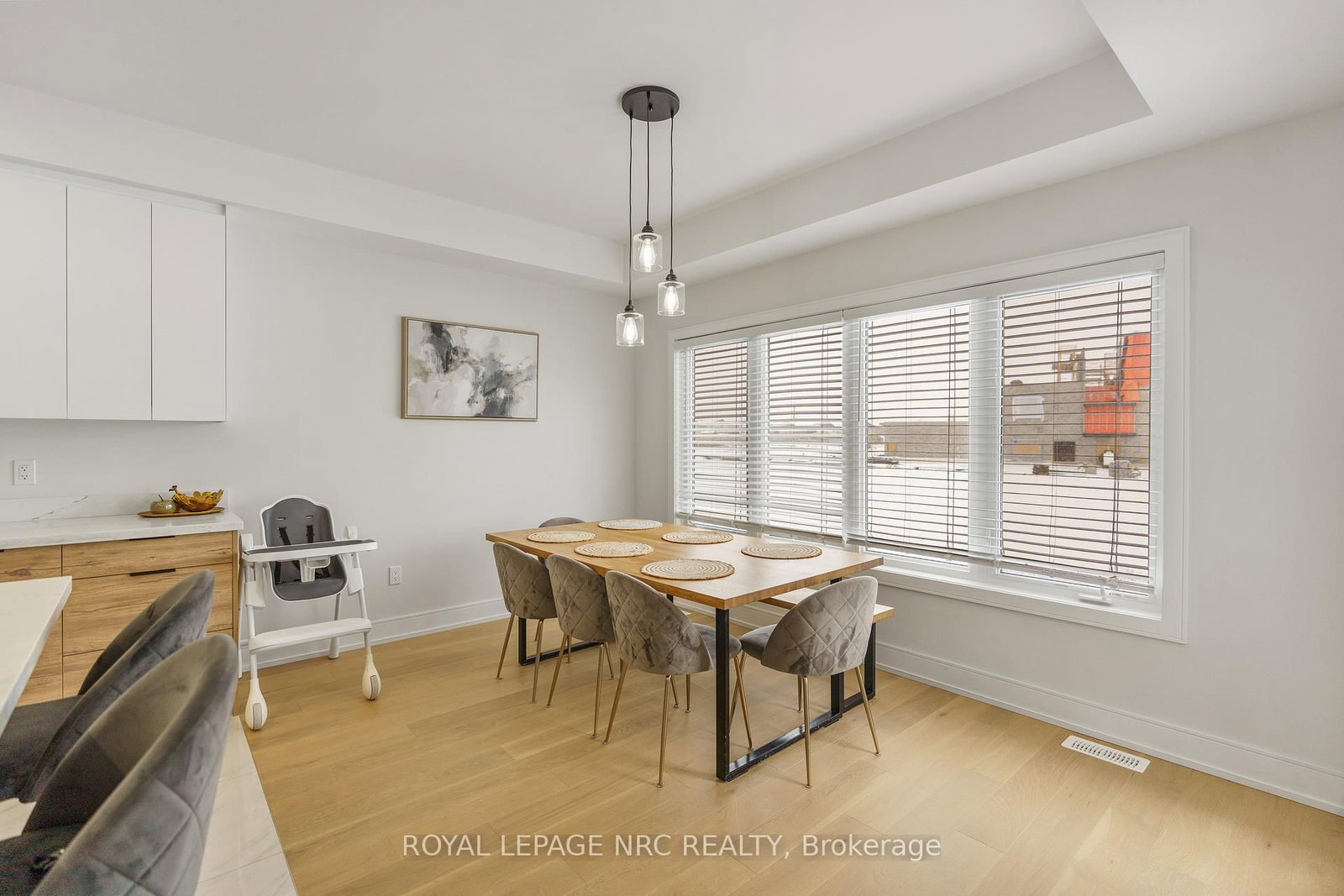 7386 Splendour Drive, Unit Upper - Photo 9
