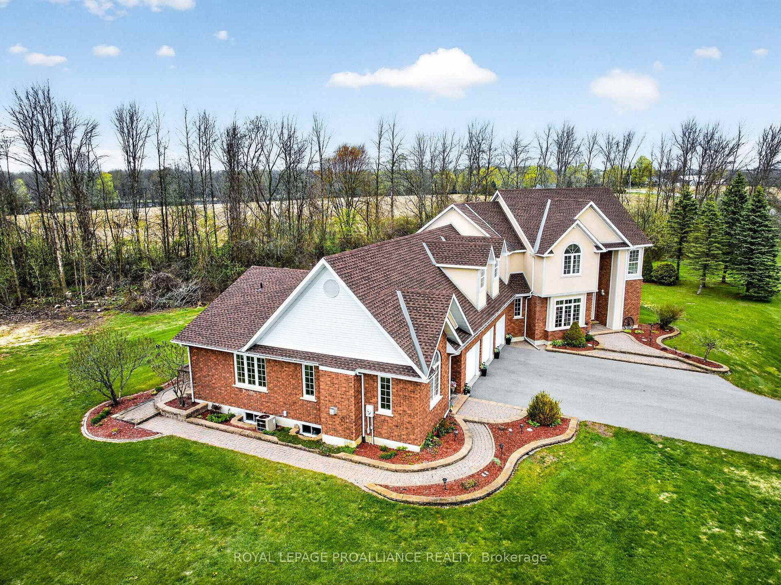 3560/3562 Weir Road • Edwardsburgh/Cardinal, ON photo 3