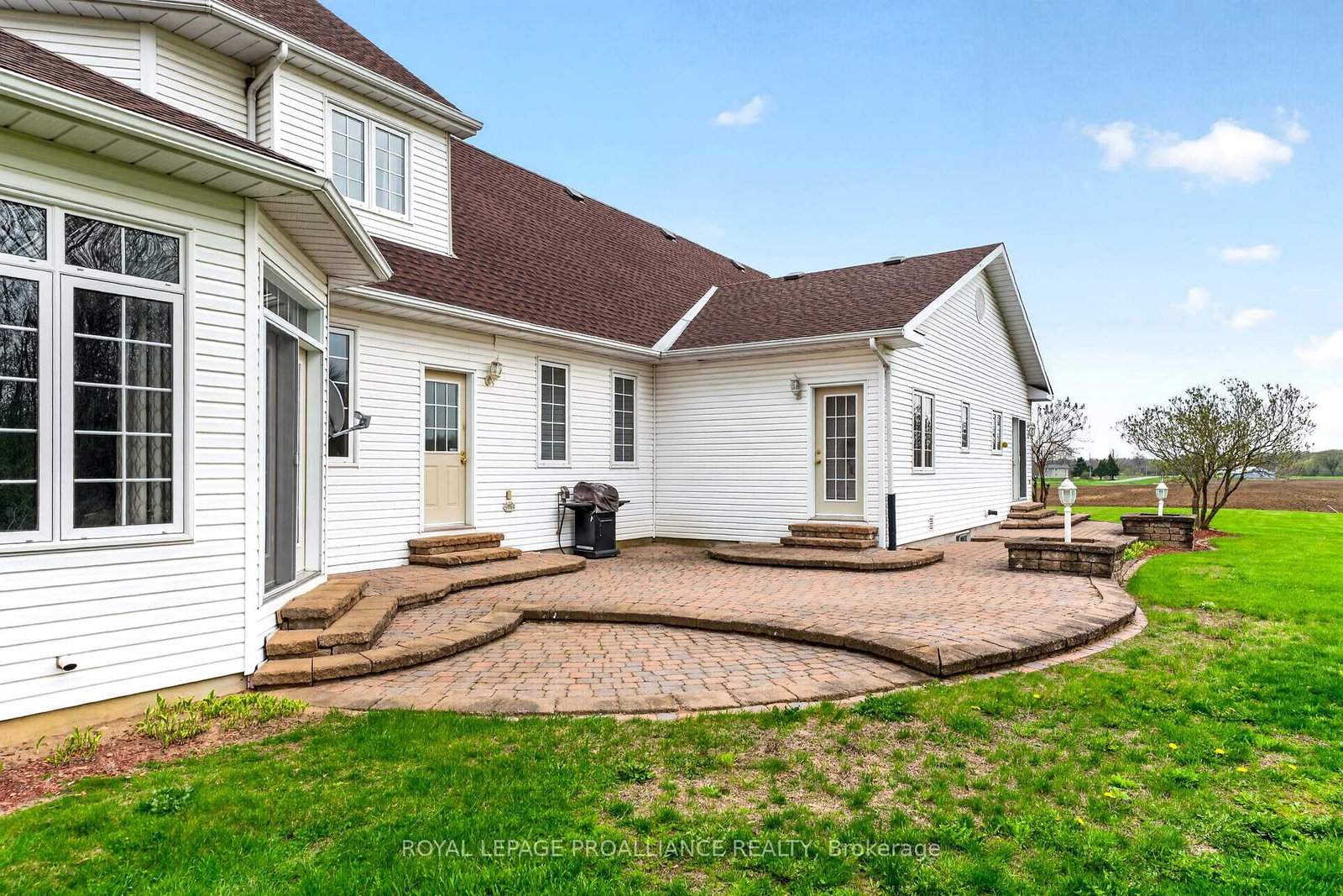 3560/3562 Weir Road • Edwardsburgh/Cardinal, ON photo 6