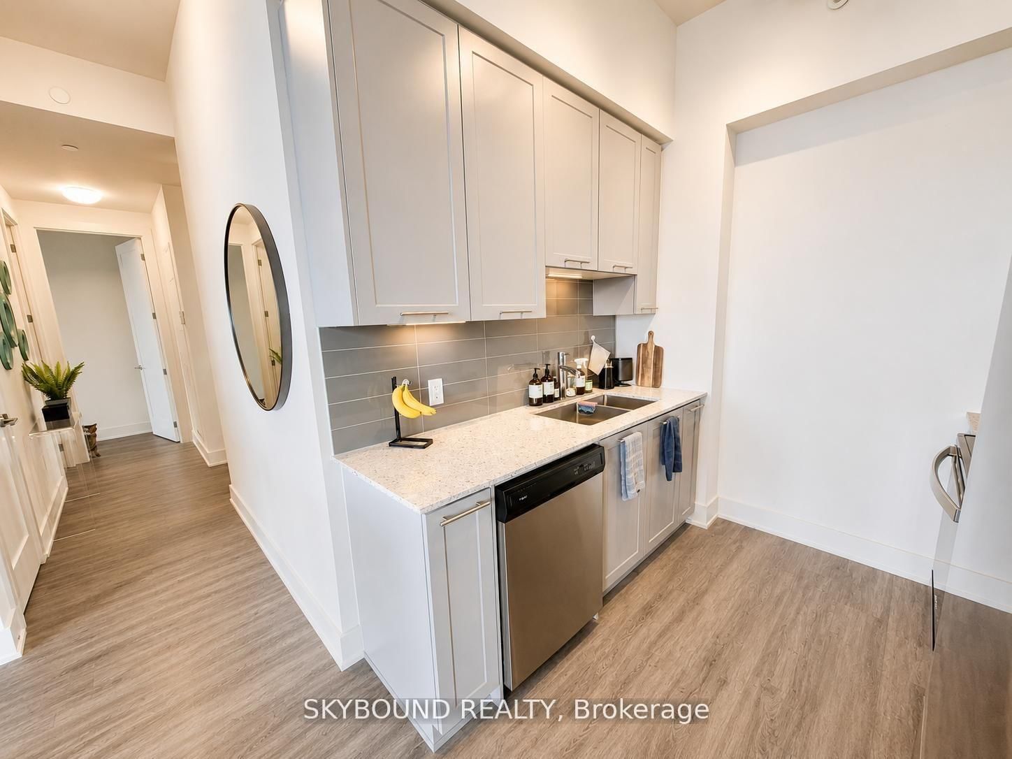 385 Winston Road, Unit LPH 06 - Photo 16