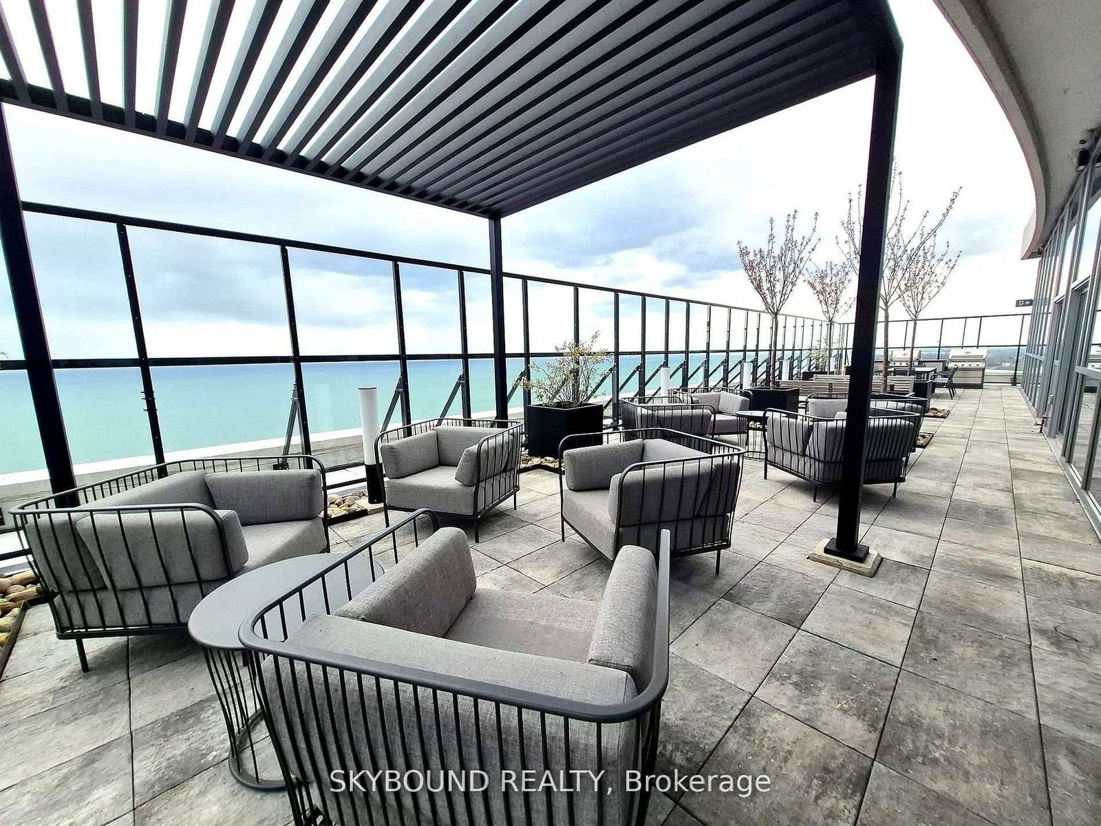 385 Winston Road, Unit LPH 06 - Photo 32