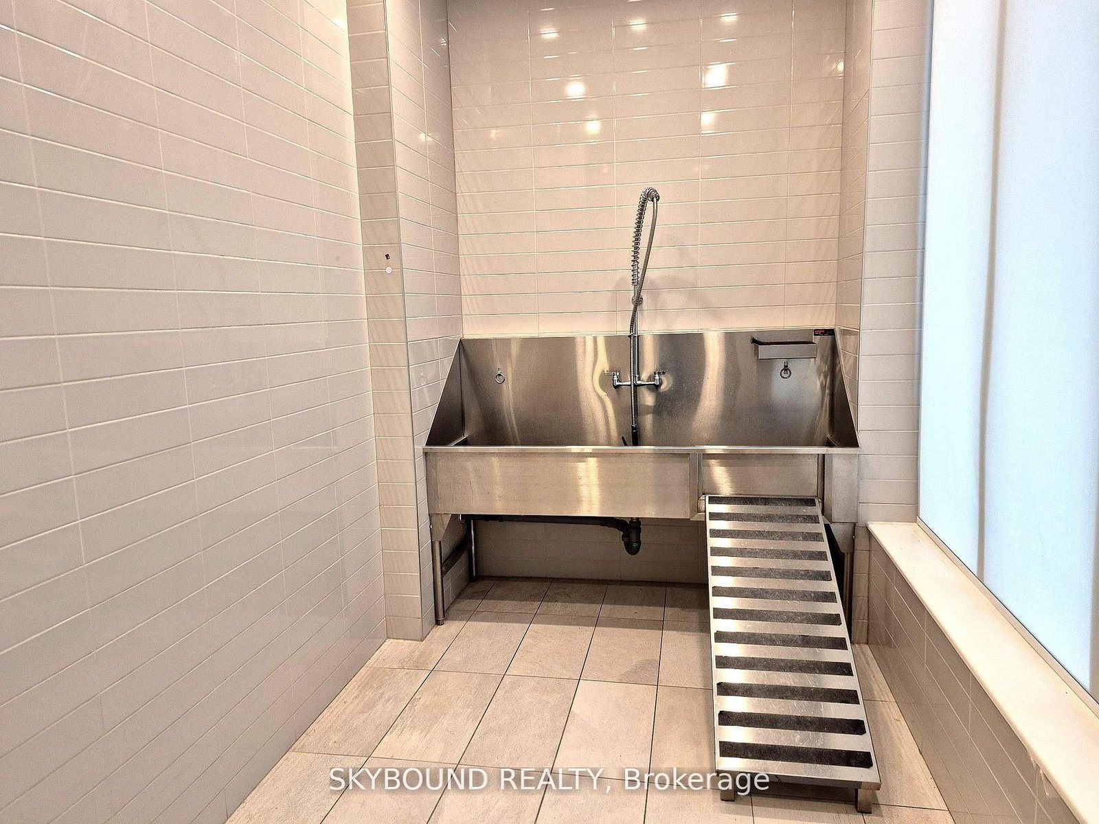 385 Winston Road, Unit LPH 06 - Photo 41