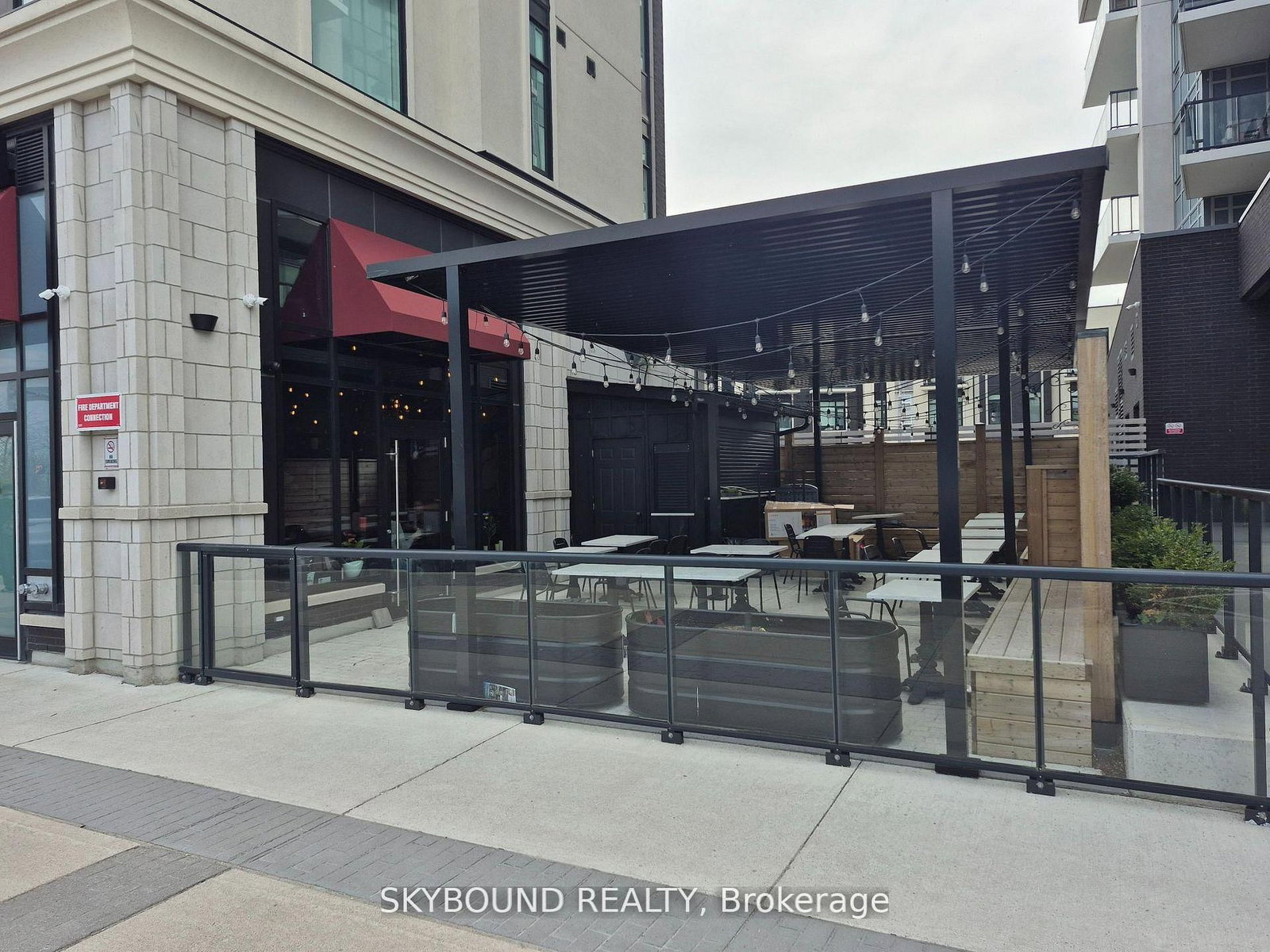 385 Winston Road, Unit LPH 06 - Photo 47