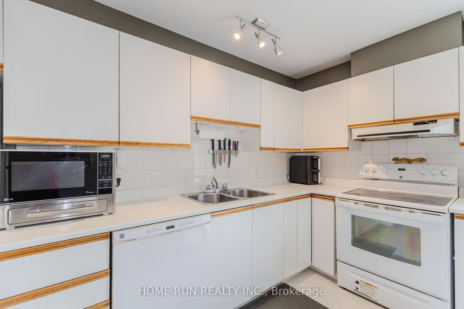 2828 Richmond Road, Unit 24 - Photo 24