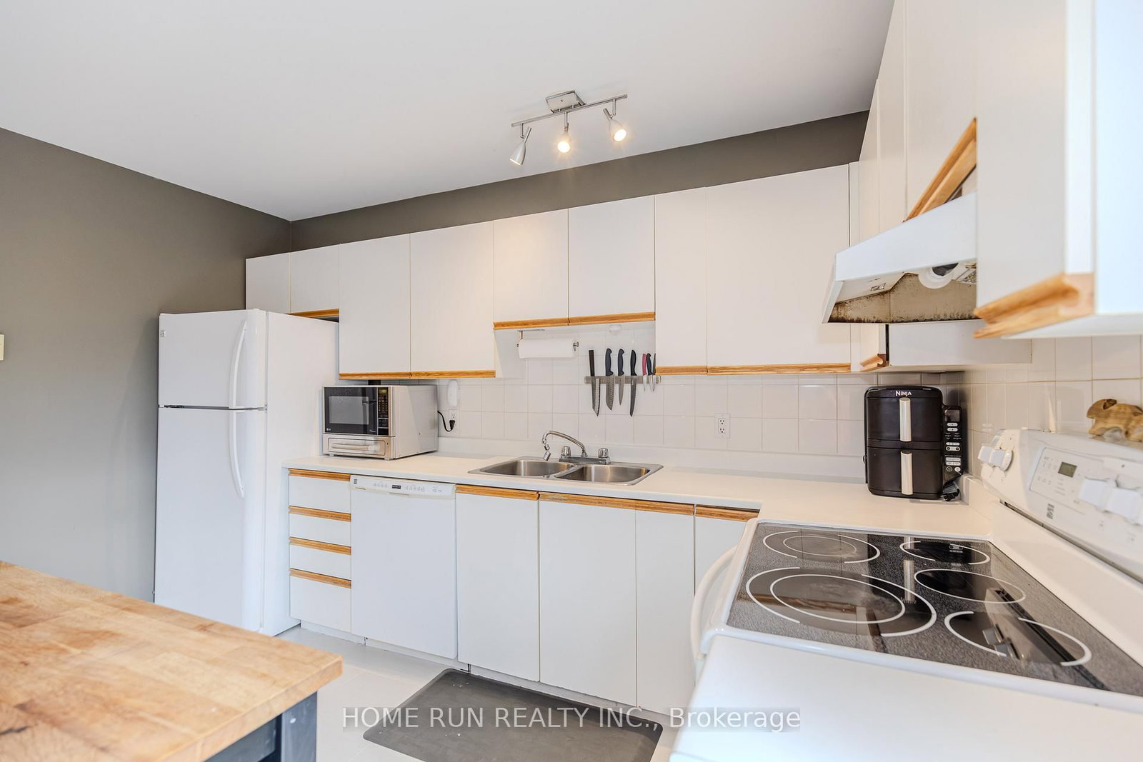 2828 Richmond Road, Unit 24 - Photo 26