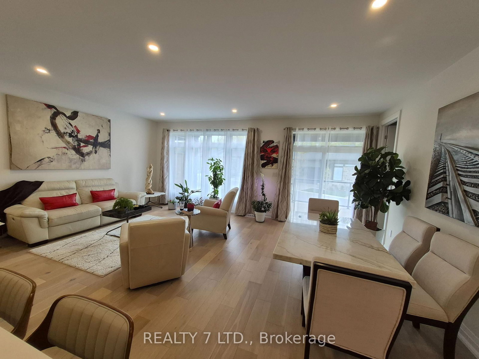 9150 Willoughby Drive, Unit 40 - Photo 15