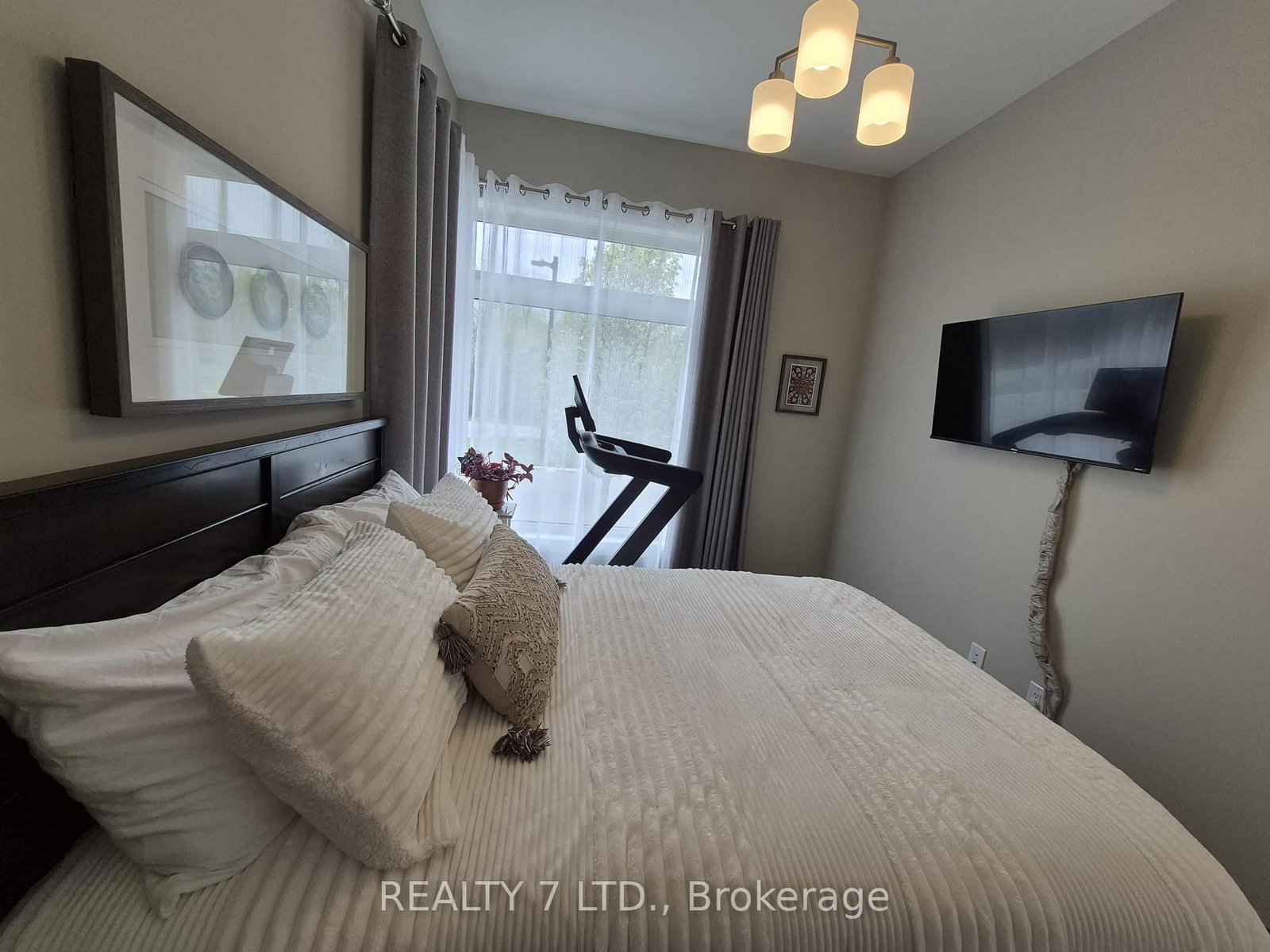 9150 Willoughby Drive, Unit 40 - Photo 8
