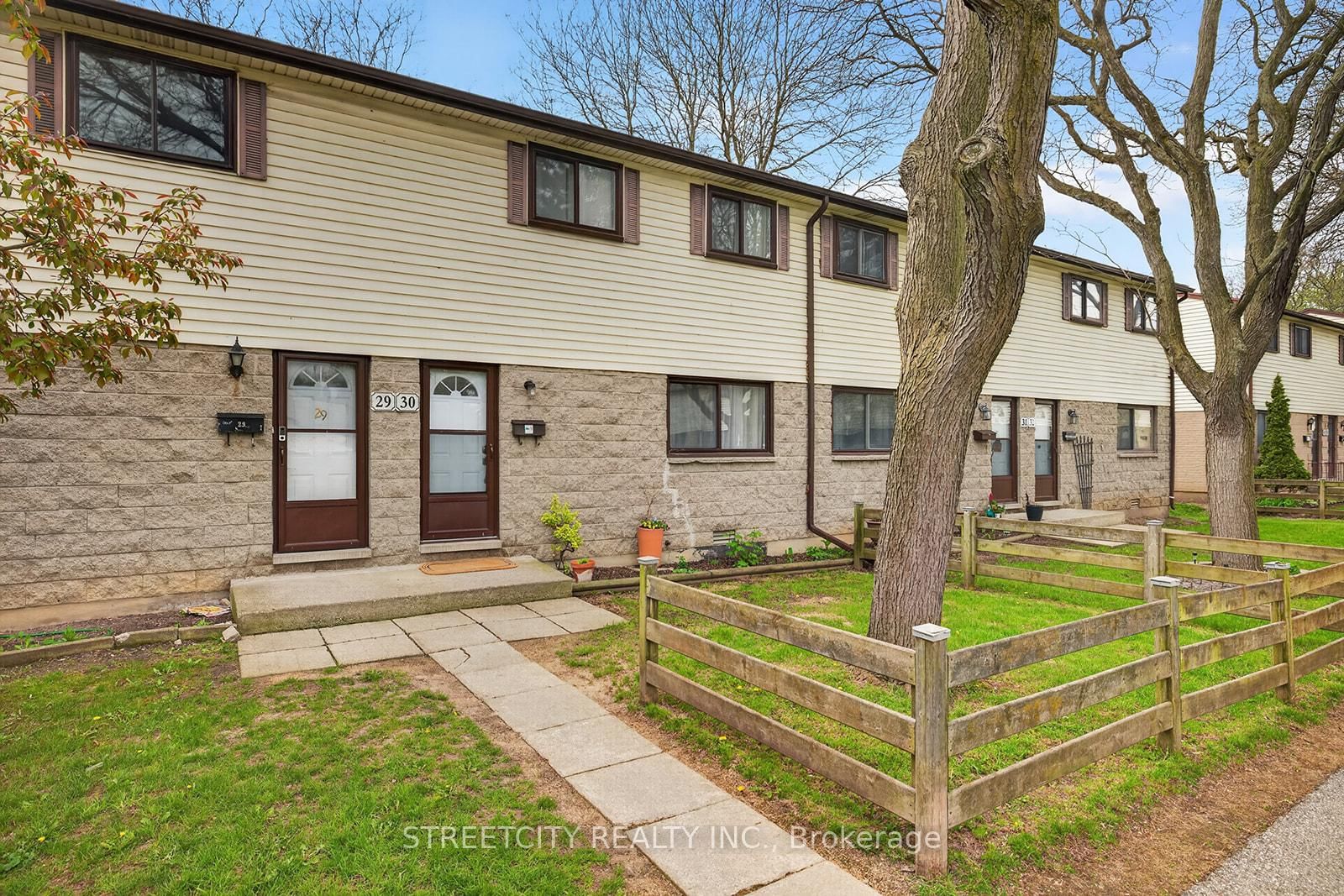 825 Dundalk Drive, Unit 30