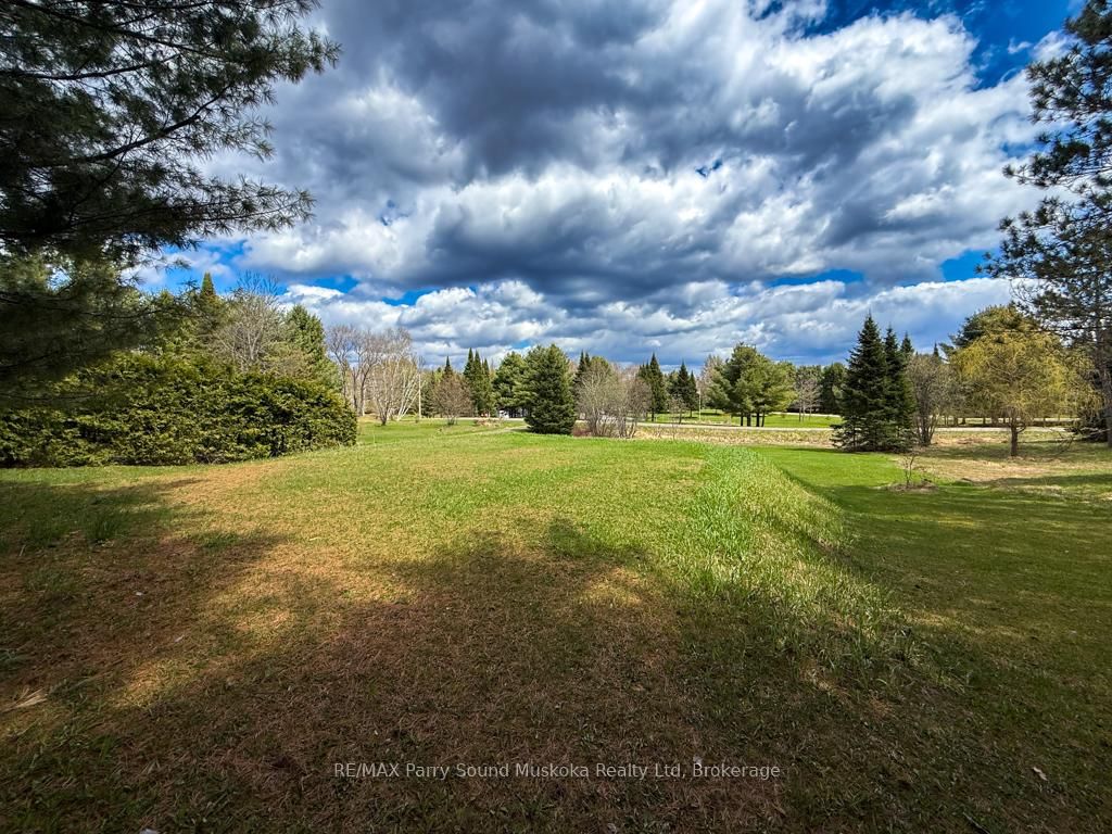 43 W Bears Paw • Whitestone, ON photo 32