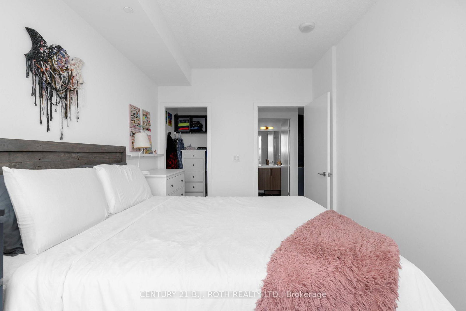 85 Duke Street W, Unit 1507 - Photo 12