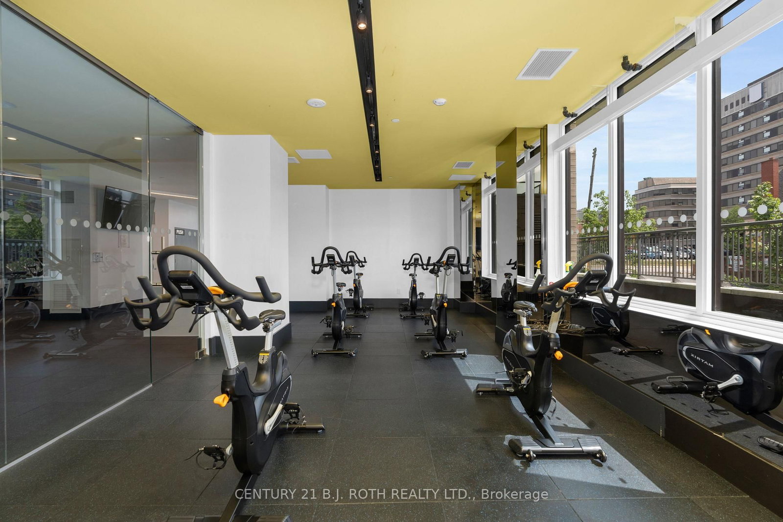 85 Duke Street W, Unit 1507 - Photo 31