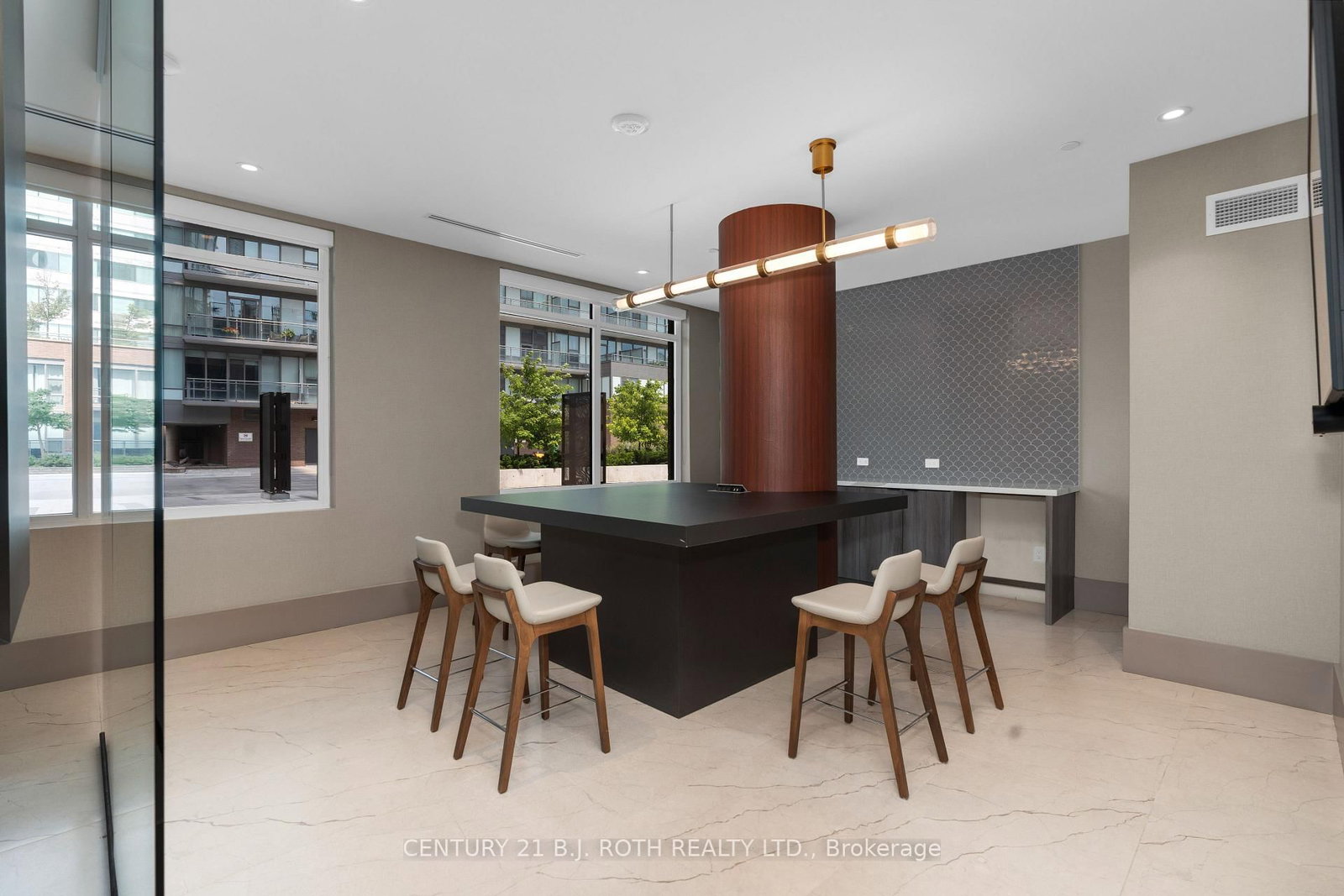 85 Duke Street W, Unit 1507 - Photo 32