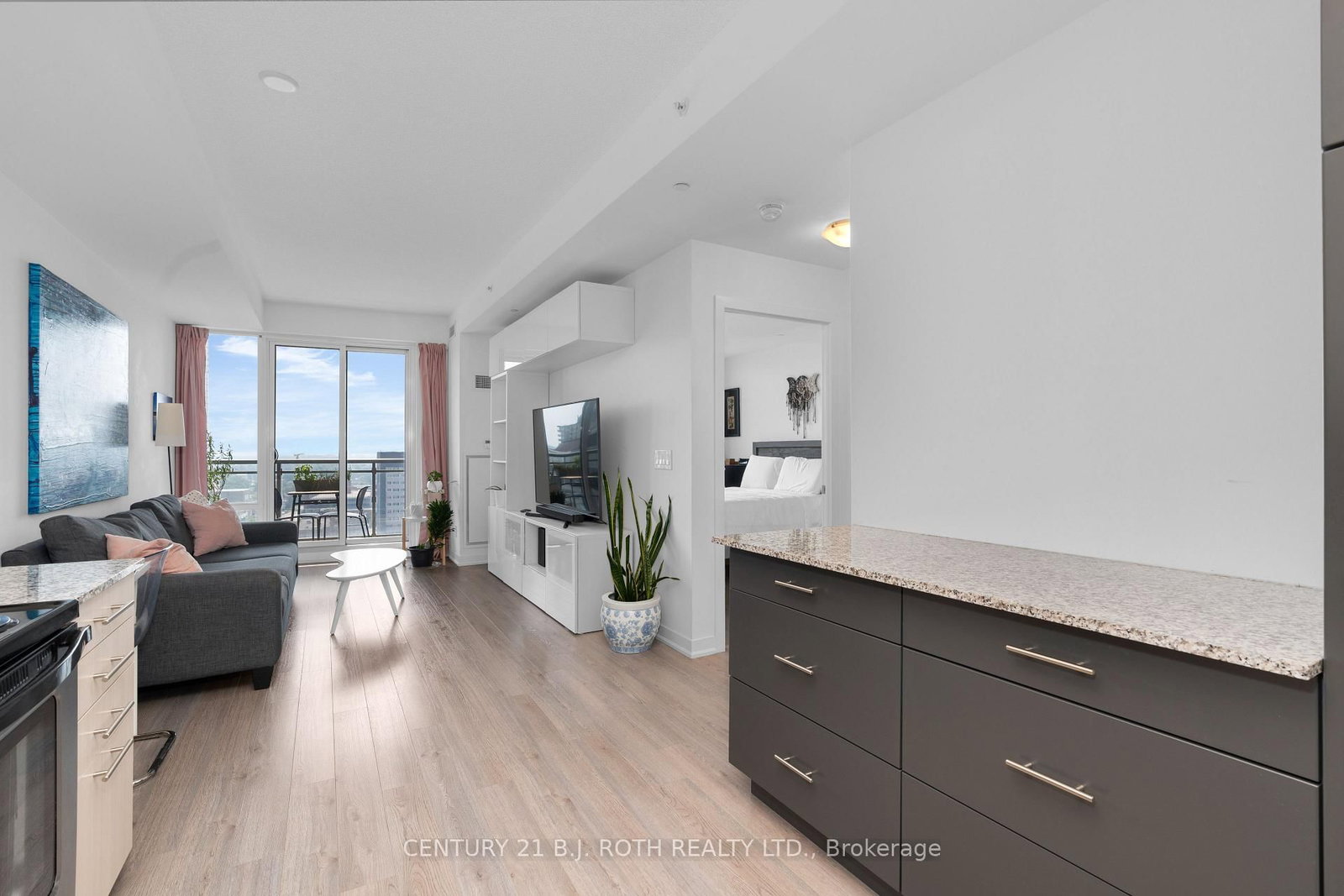85 Duke Street W, Unit 1507 - Photo 6