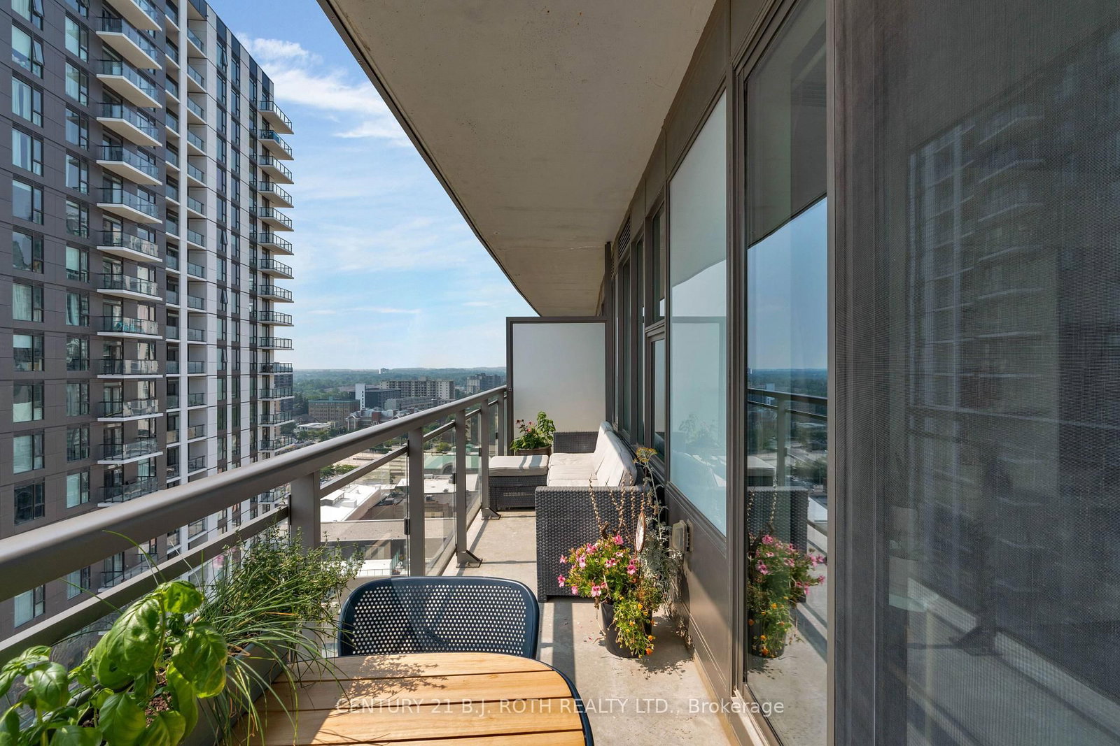 85 Duke Street W, Unit 1507 - Photo 9