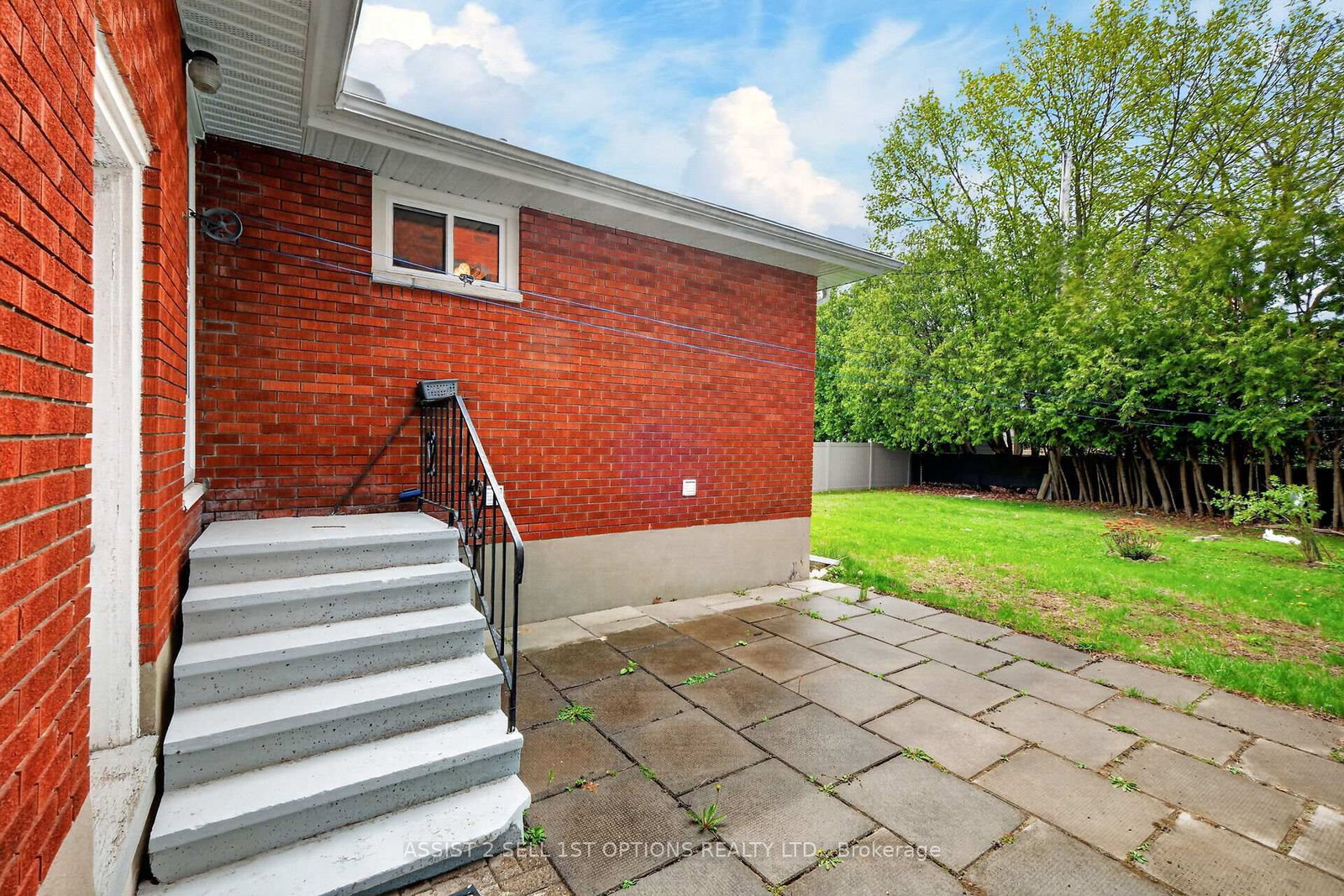 874 Riddell Avenue N - Photo 28