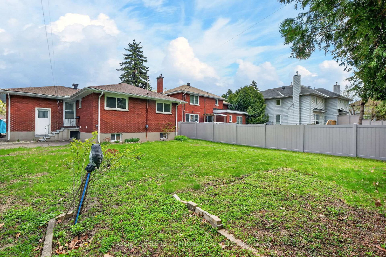 874 Riddell Avenue N - Photo 29