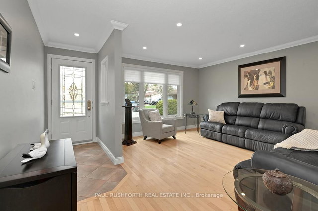 8 Teakwood Court
