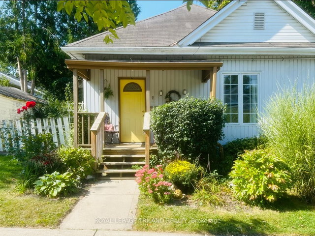 11 MACKAY Avenue