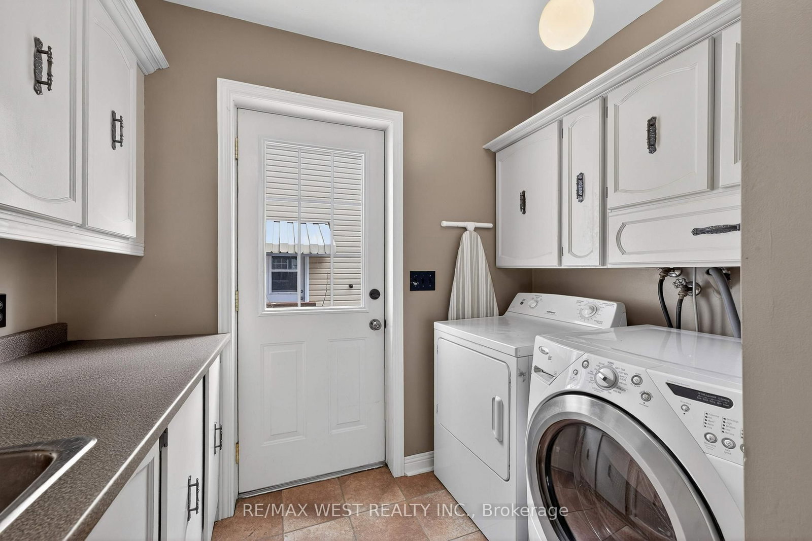 937 Alpine Court • Kingston, ON photo 18