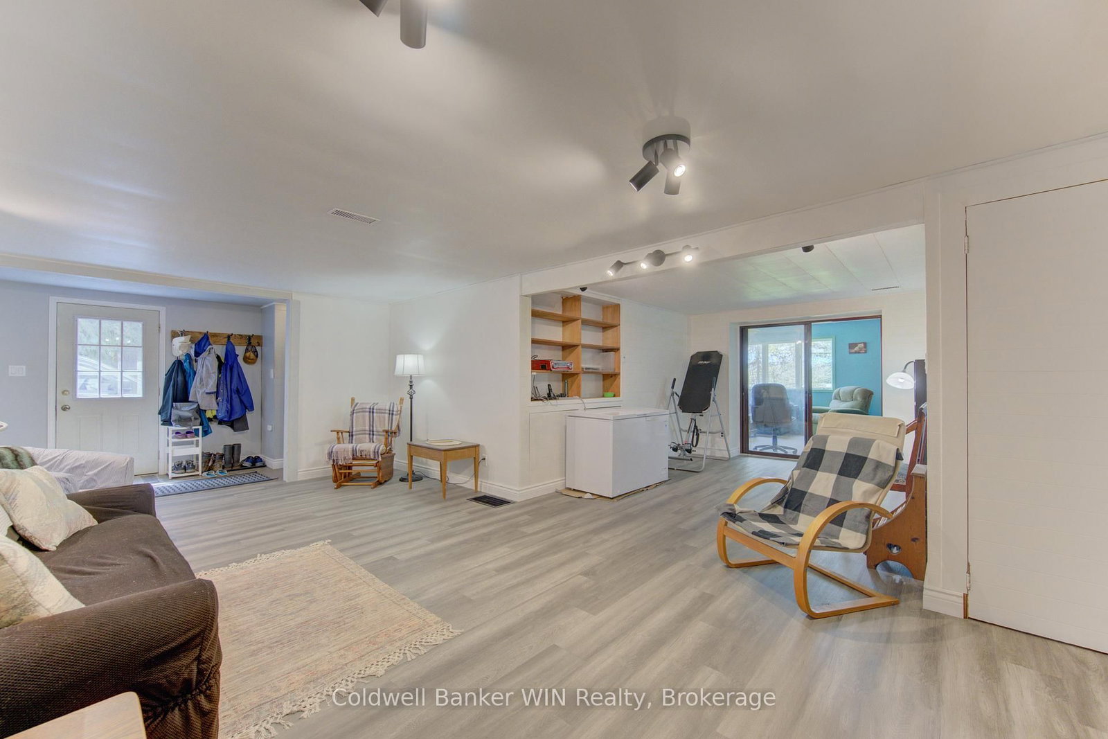 186 Mcfarlin Drive • West Grey, ON photo 3