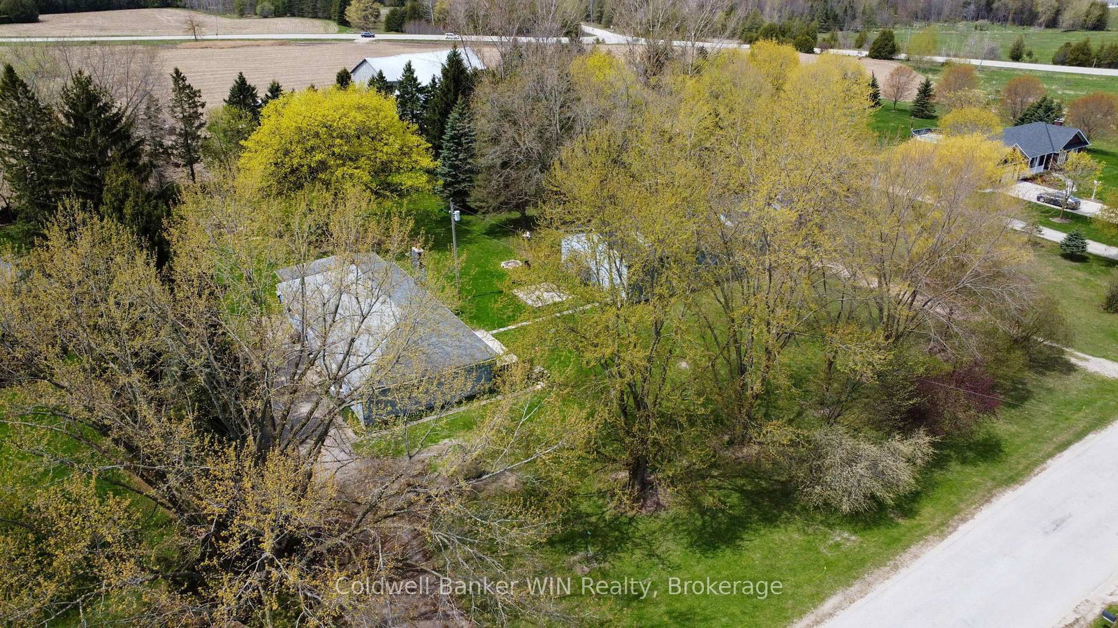 186 Mcfarlin Drive • West Grey, ON photo 40
